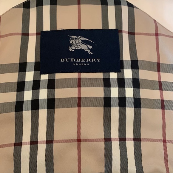 BURBERRY LONDON Belted Pale Pink Trench Coat - Picture 11 of 12